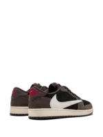 Low Reverse Swoosh Sneakers - Image 3